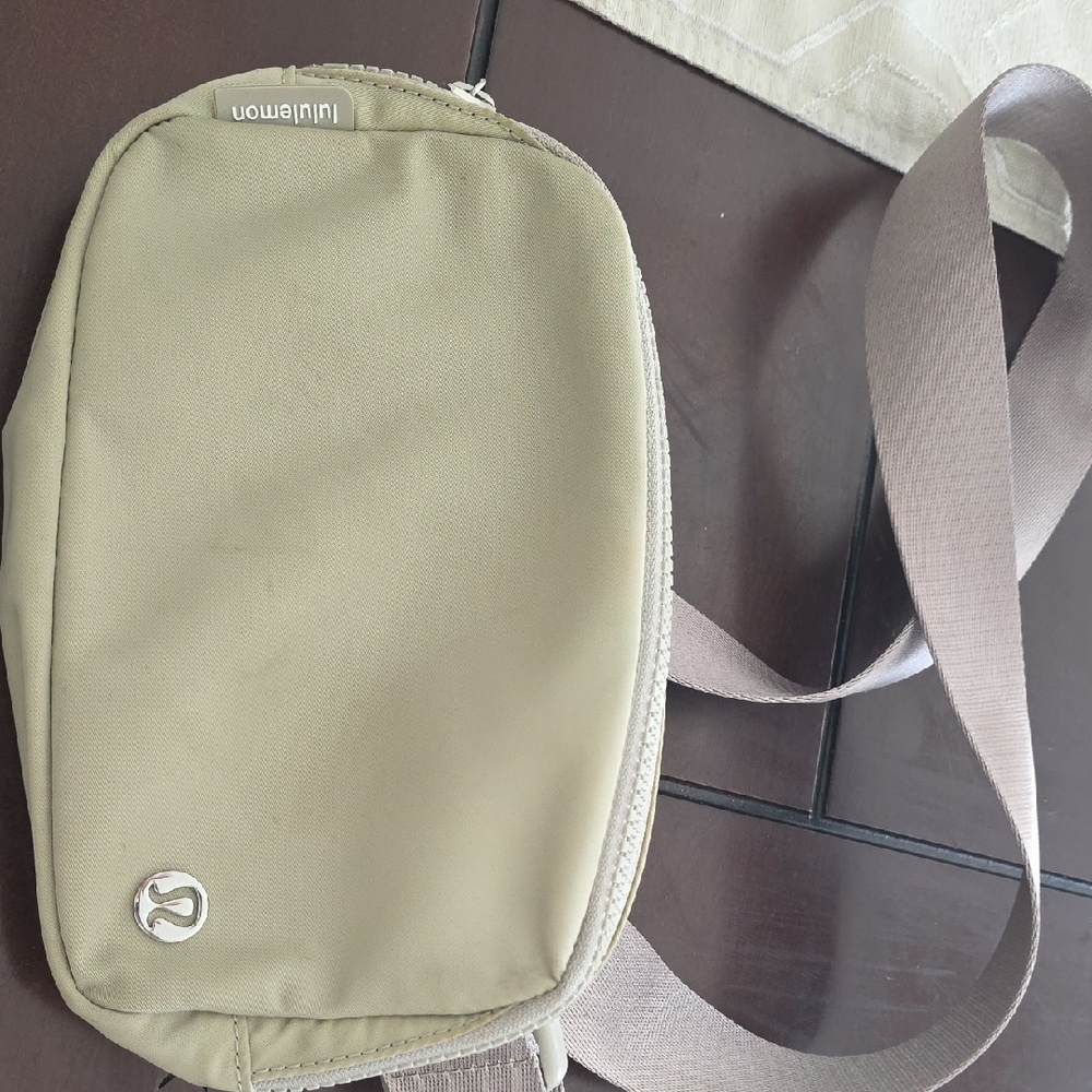 Lululemon Athletica Khaki Belt Bag